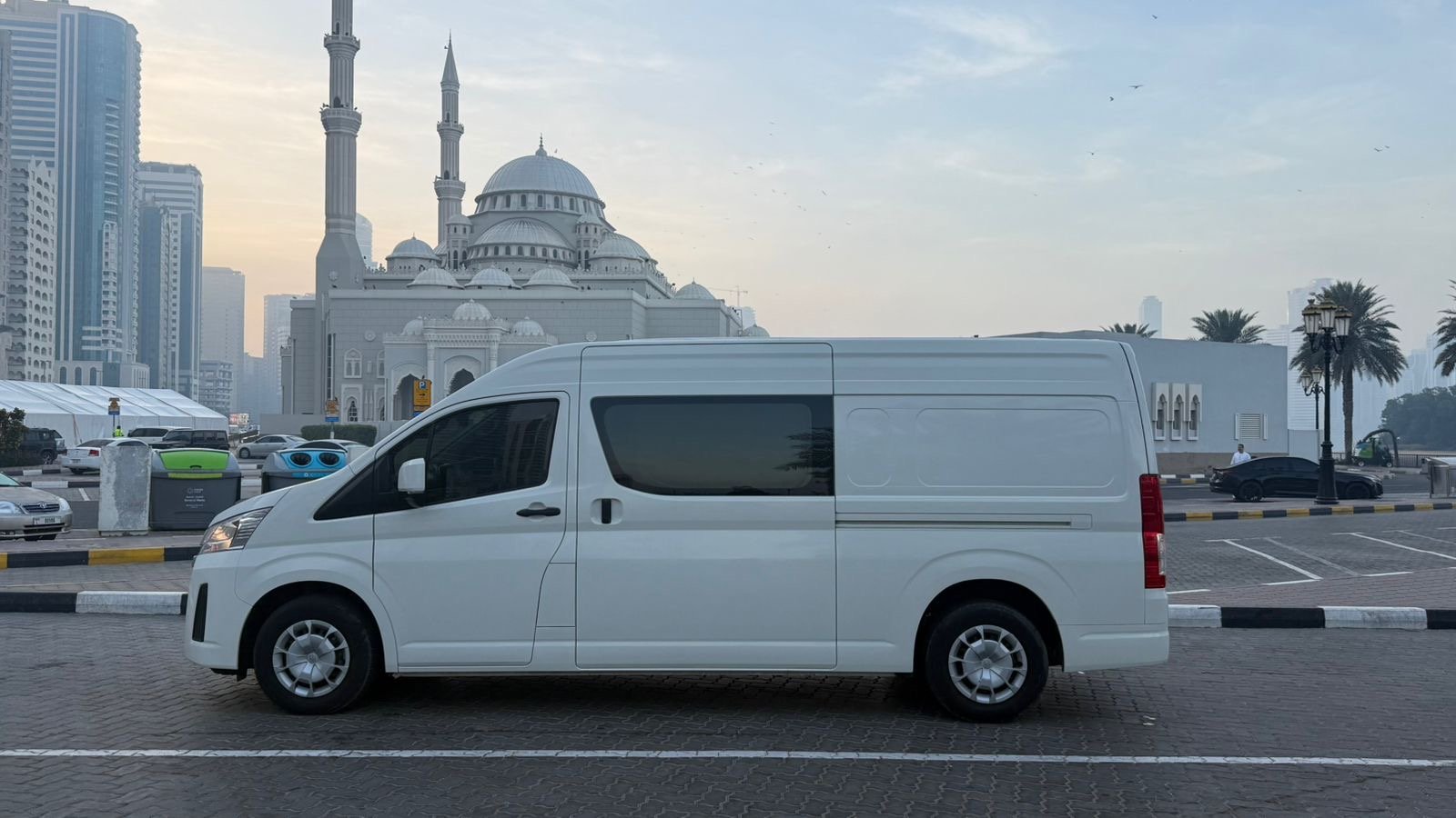 Toyota Hiace 2024 White image